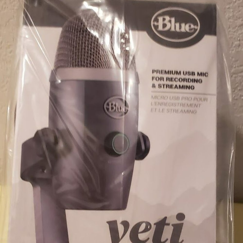 Blue Yeti Nano Premium USB Mic for Recording and Streaming - Gray New